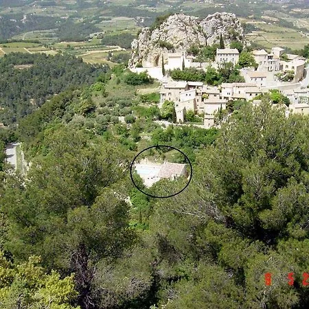 Les Dentelles