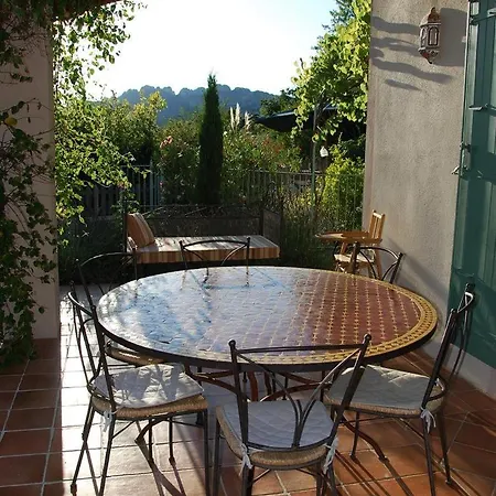Les Dentelles Villa